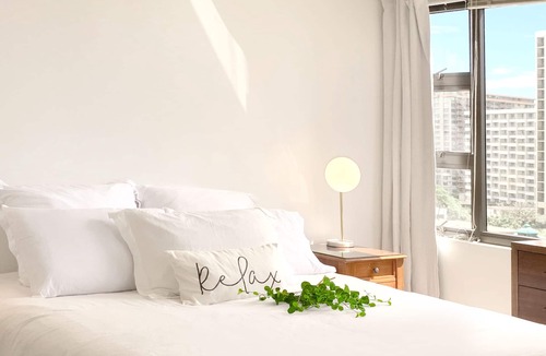 Diamond Head - Kapahulu - St. Louis Apartment | Free Parking /A Block Waikiki Beach