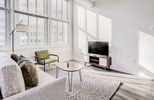 Mile Square Apartment | Frontdesk | 2 BR Apt near Indy Motor Speedway