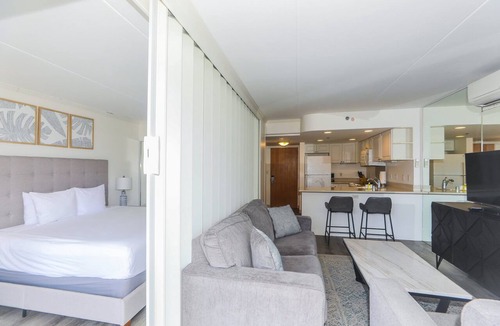 Waikiki Condo | Fully renovated unit on the 16th Floor overlooking the mountains and the surrounding Waikiki area!