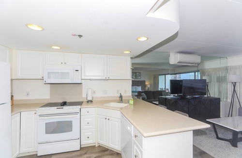 Waikiki Condo | Fully renovated unit on the 16th Floor overlooking the mountains and the surrounding Waikiki area!