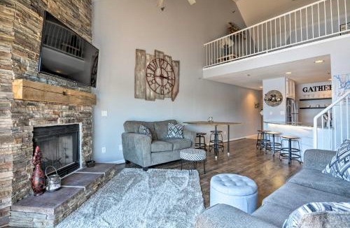 Kaiser House | Fun w/Family! Lake of the Ozarks Condo w/Pool