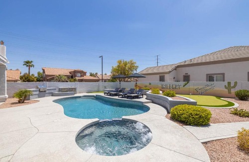 Val Vista Lakes House | Gilbert Willow Tree