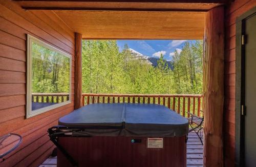 Alyeska Apartment | Girdwood Getaway - Hot tub with a View