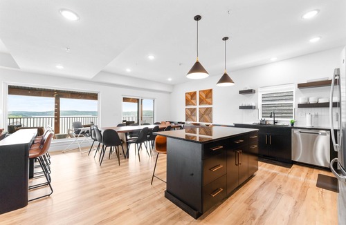 Hollister House | Golf Lodge Lake Views Hot Tub Rooftop Arcade