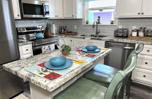 Surfside Beach House | ⛱ Gorgeous Ocean & Lake View, Beach Access, Spotlessly Decorated, Pets welcome