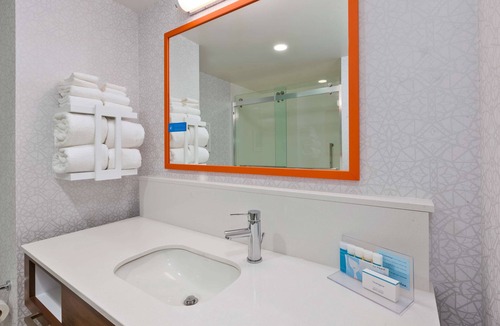 Buzzards Bay Hotel | Hampton Inn Cape Cod Canal