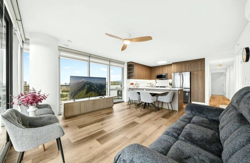 Ala Moana Apartment | High-Rise Retreat | Panoramic Ocean & City Views