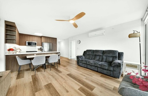 Ala Moana Apartment | High-Rise Retreat | Panoramic Ocean & City Views