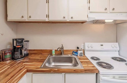 Downtown Anchorage Apartment | Historic Chic Downtown Suite