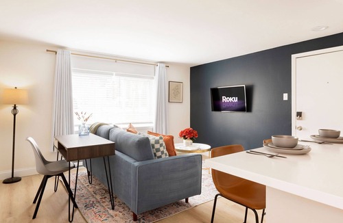 Tower Grove East Apartment | Homey Haven in Tower Grove Near Major Hospitals