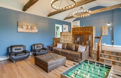 Town of Easton House | Horse Racing & Skiing in Greenwich: Dogs Welcome