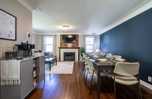 Diamond Lake House | Hot tub, Selfie Wall, 5 min to Mall of America & Airport