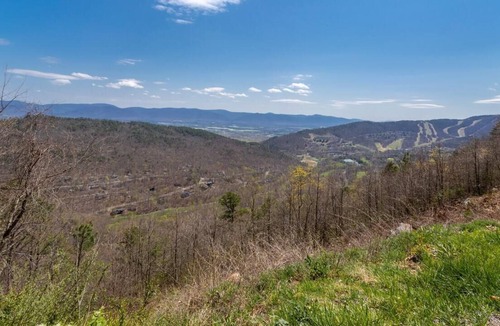 Massanutten Apartment | https:/www.massresort.com/stay/lodging/valley/woodstone-meadows/