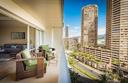 Waikiki Apartment | Ilikai Collection 6- Stylish 1BR- Mountain View- Beachfront Resort