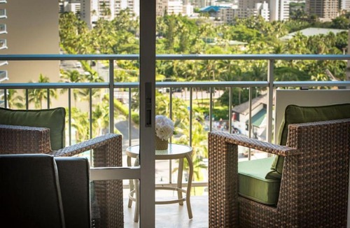 Waikiki Apartment | Ilikai Collection 6- Stylish 1BR- Mountain View- Beachfront Resort