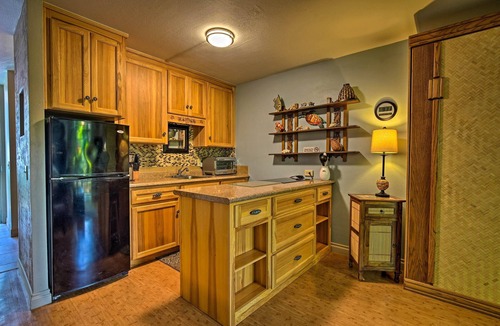 Historic Kailua Village Apartment | Kailua Studio w/Pool Access & Garden Views!