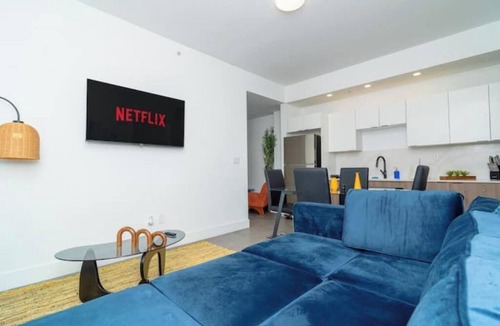 East Little Havana Apartment | King Bed 2B/2Ba Oasis minutes to Brickell 6 guests