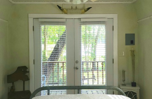 Murchison Cabin | Lakefront Cabin near Canton, Ben Wheeler and Edom