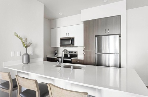 Smokey Point Apartment | Landing | Beautiful 2BD, Clubhouse, Pool