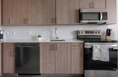 Hialeah Apartment | Landing | Spectacular 2BD, Gym