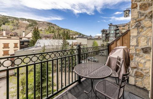 Vail House | Landmark Vail - Charming Condo for 8 with Resort-style Amenities