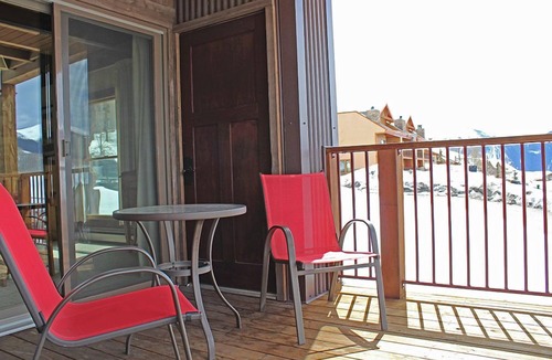 Mount Crested Butte Condo | Location is Everything! Ski-In/Out Condo, No Stairs, End Unit + VIEWS