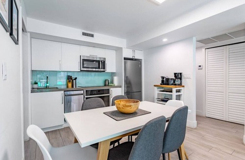 City Center Condo | Lux 2-Bedroom w/Parking – 6 Blocks from Lincoln Rd