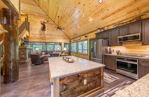 Sevierville Cabin | Luxe Mountain Lodge: Heated Pool ~ Glamping Dome ~ Hot Tub