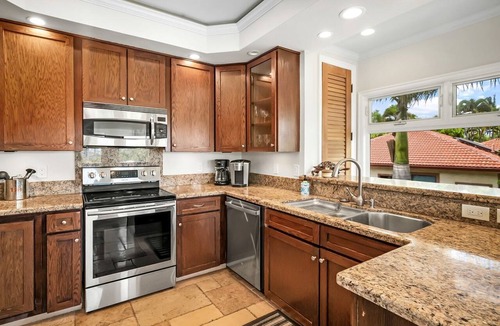 Bayview House | Luxurious Vacation Rental with Lush Garden and Resort Amenities near Beaches on Kauai, Hawaii