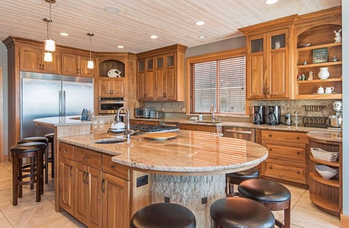 Neskowin House | Luxury Ocean Front. 9 Bdrm, 7 bth. 7400 sq/ft. w/Hot tub, Theater, Wifi