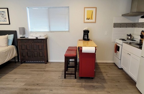 Mendocino Apartment | Mendocino Garden Studio #5, Full kitchen