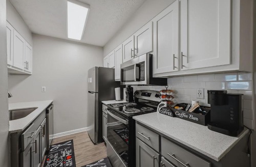 Cumberland Apartment | Midnight Serenity SPACIOUS LUX 1BR POOL NEAR THE BATTERY