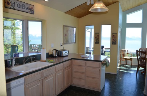 Homer House | Miracle Ridge - Beautiful, Private Home Overlooking Kachemak Bay & Cook Inlet