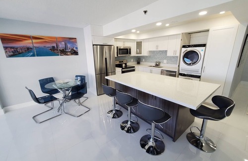 Mid Beach Condo | Modern 3 Bedroom with Ocean Views - 1104