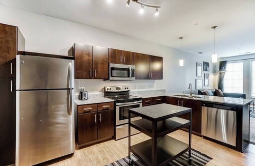 Uptown District Apartment | Modern Downtown Luxury Apartment