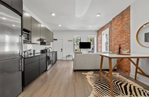 Near East Columbus Apartment | Modern Escape at Franklin Park!