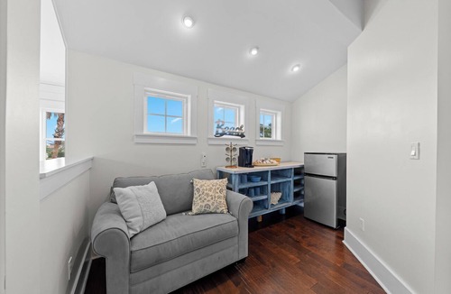 Jacksonville Beach House | Modern Oasis | Pool, Golf Cart, Games + Splash Pad