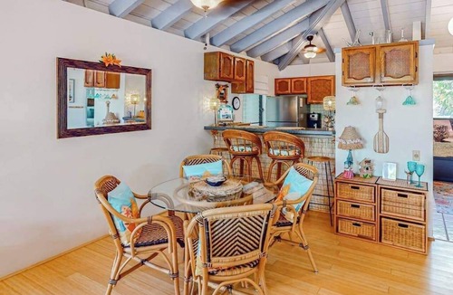 Maunaloa Condo | Molokai Condo with Wraparound Lanai, Pool, Tennis & Hot Tub