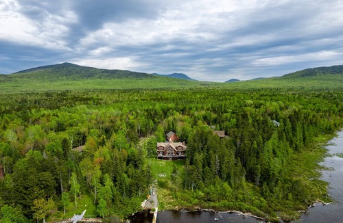 Greenville Ski Chalet | Moosehead Lakefront Huge Cabin|Private dock|Pet friendly|Fast WIFI|Private chef