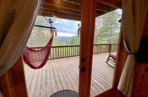 Morganton Cabin | Mountain Breeze Retreat (next to Blue Ridge)