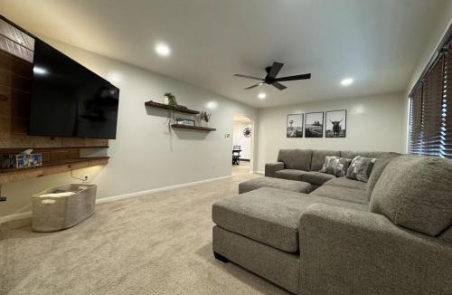 Ronks House | New! Cozy Family Getaway: Amish Farmland|Patio|Washer & Dryer|Central Lancaster County