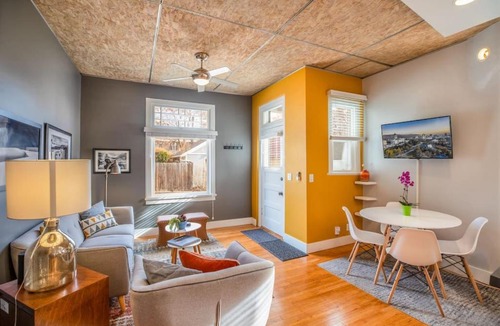 East Central House | New Distinctive Historical Unit from 5 Star Host