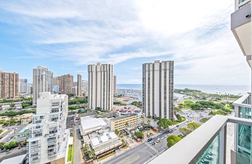 Ala Moana Condo | Newly Renovated, Incredible Balcony Views 1316
