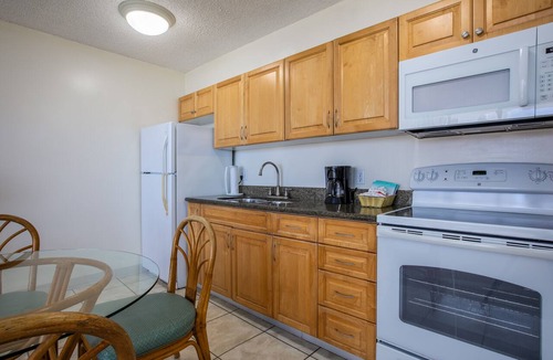 Waikiki Condo | Ocean Views | Aston Waikiki Banyan 1BOV1 – Pool & Hot Tub