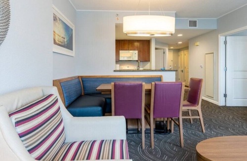 Townsite Condo | Oceanside | Couples Wave Chaser | Pool + Spa