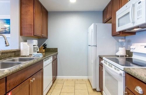 Townsite Condo | Oceanside | Couples Wave Chaser | Pool + Spa