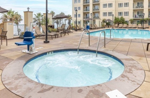 Townsite Condo | Oceanside | Couples Wave Chaser | Pool + Spa