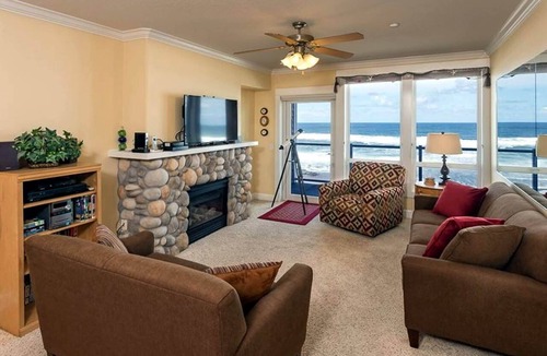 Lincoln City Condo | Pacific Life Condo, Ocean View Hot Tub & Pool