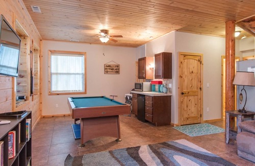 Mammoth Creek Cabin | Panguitch Lakehome | Lake View | Sleeps 12