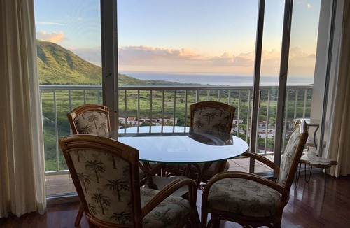 Makaha Condo | Panoramic Ocean/Mountain View Apartment